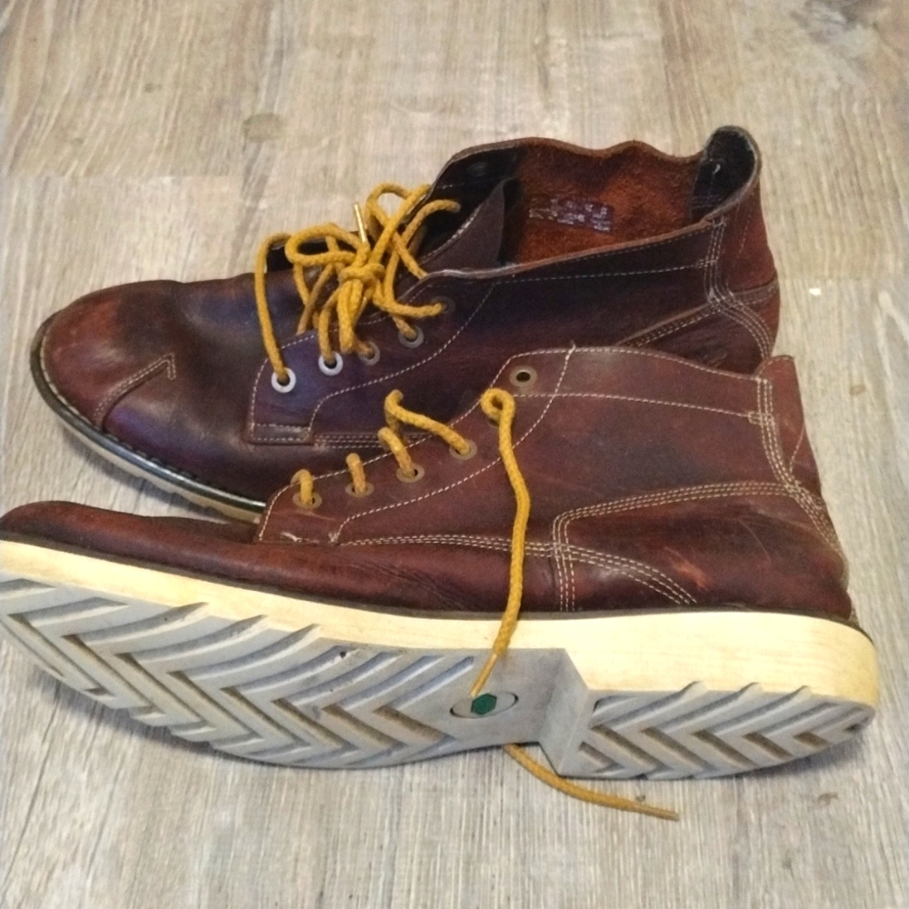 Leather shoes